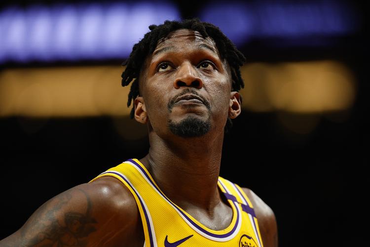 67岁意大利人神了：率罗马坐稳意甲榜首宝座,又率罗马胜欧联领头羊（67岁意大利名帅太猛：率罗马稳坐意甲榜首，又力克欧联领头羊）