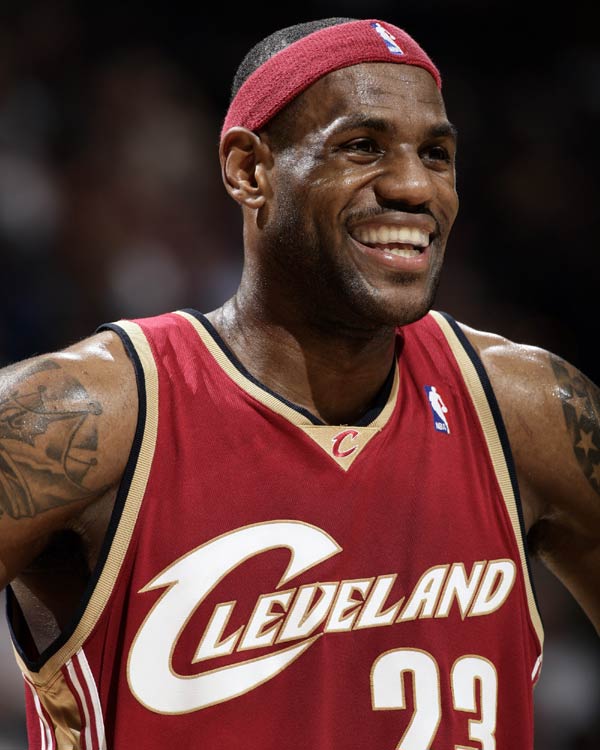 气温未降，“雪”先来了？杭州桐庐滑雪场“开板”，半个月后还有“夜滑”（气温不降雪先至：杭州桐庐滑雪场开板，半月后加开夜滑）