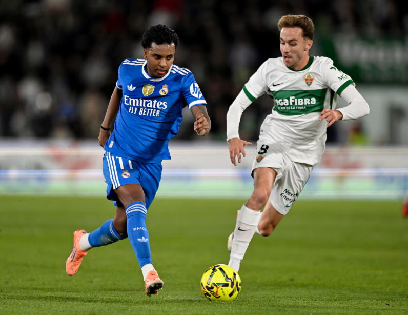 无萨拉赫！利物浦晒对阵布莱顿海报：范戴克等5人出镜（萨拉赫缺席！利物浦发布战布莱顿海报：范戴克等5人亮相）