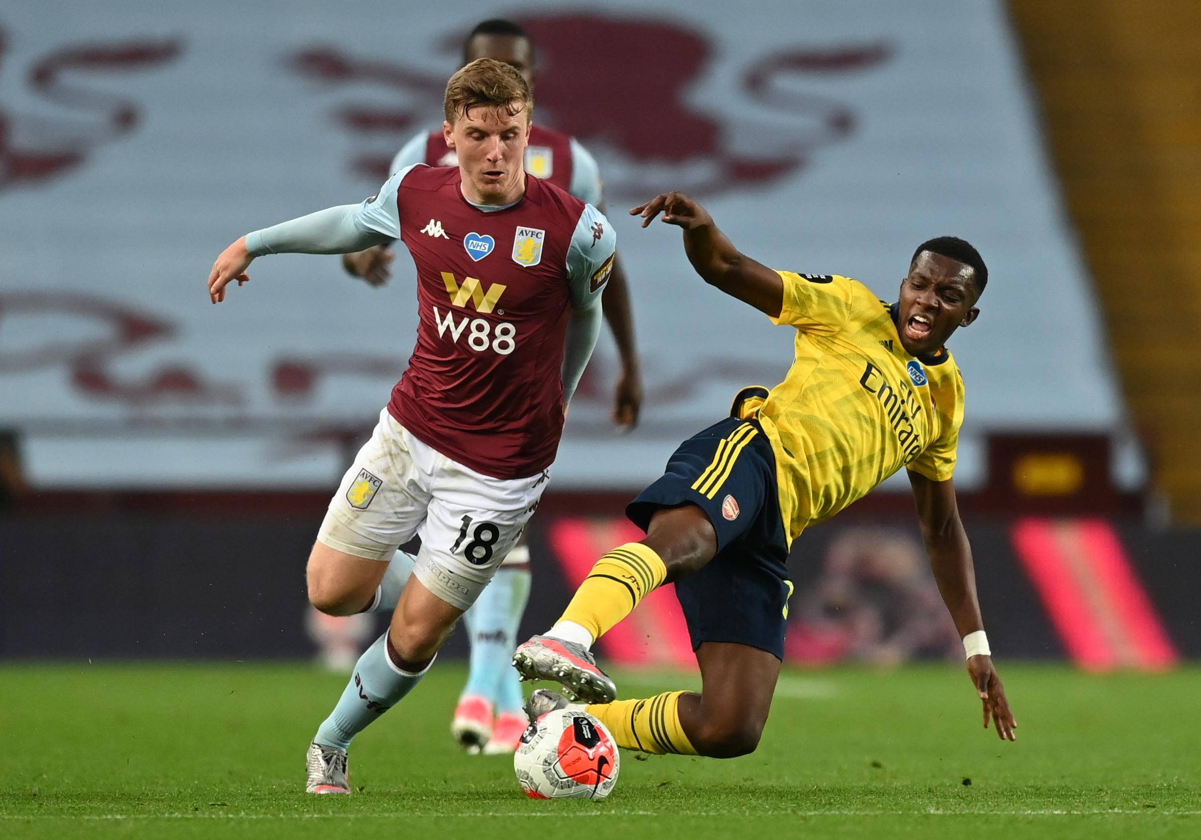 梅西亮相引发全球关注（梅西亮相掀起全球热议）