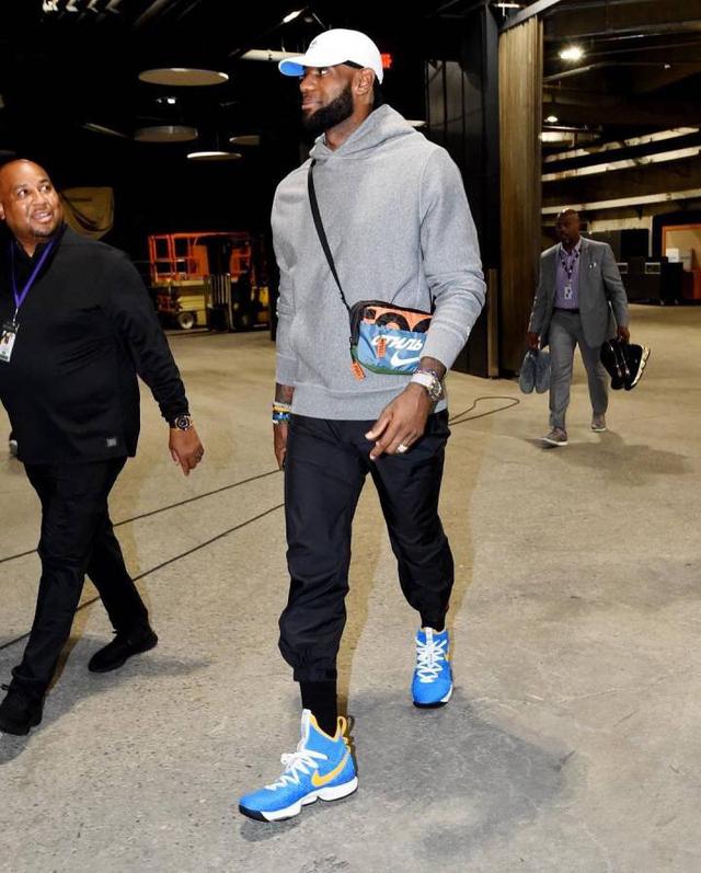 被与贝肯鲍尔比较？凯恩：我从小就喜欢防守，很享受铲球（被拿来与贝肯鲍尔相提并论？凯恩：自幼热爱防守，铲球令我乐在其中）