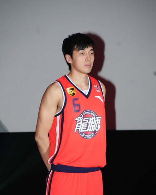 莫雷托：罗马想签下齐尔克泽，阿雷瓦洛和马拉是他的备选（莫雷托：罗马有意引进齐尔克泽，阿雷瓦洛与马拉列入备选方案）