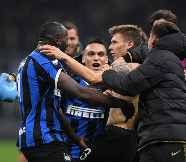 阿姆拉巴特：安东尼不该吃红牌，他并非故意踢对方面部（阿姆拉巴特：安东尼红牌不公，他并非有意踢到对手脸部）