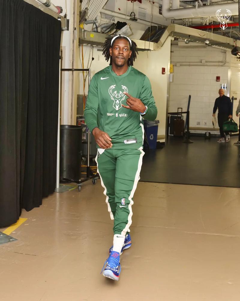 广东男篮防守稳固力克上海（稳健防守助广东男篮击败上海队）