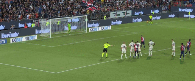 本人亲自出面辟谣！卡马文加：比赛中我吼的不是维尼修斯（卡马文加澄清：比赛中我的喊话并非针对维尼修斯）