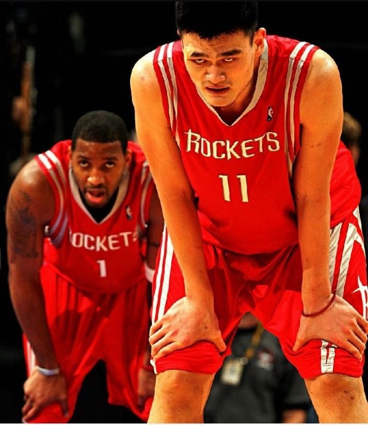 上肢力量对足球的重要性（上肢力量在足球中的关键作用）