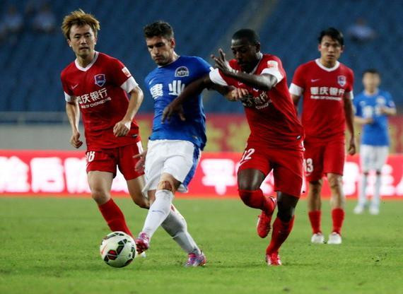 皇家马德里备战塞尔塔：伤病困扰下的关键之战（伤病潮下的关键一役：皇马迎战塞尔塔）