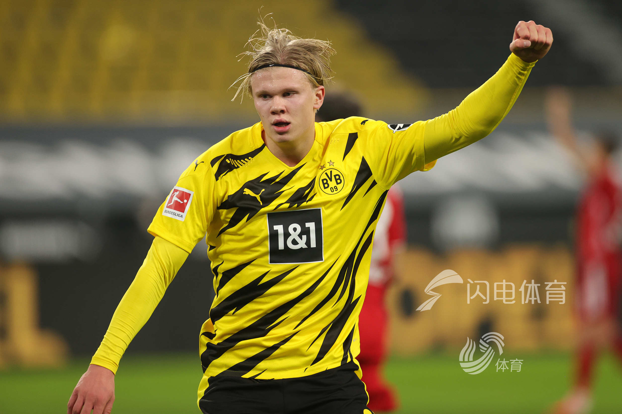 图片报：法兰克福队医私下为对手球员治疗，现已被开除（图片报：法兰克福队医暗中为对手球员治疗，已遭解雇）