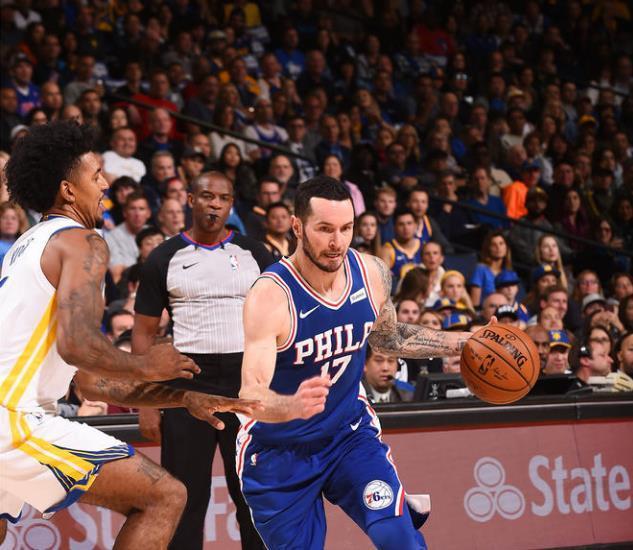 多特4-0十人黄潜，吉拉西双响，阿德耶米、斯文松建功，法比奥-席尔瓦失点（十人黄潜遭多特4-0横扫：吉拉西梅开二度，阿德耶米、斯文松破门，法比奥-席尔瓦点球失手）