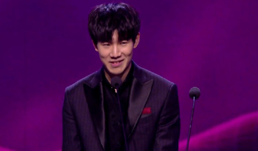 女子足球在 女子足球在